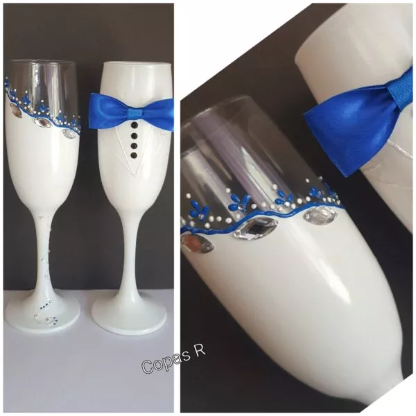 Copas de novios personalizadas en blanco con pedreria azul, perlas, lazo y pajarita