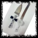 Set cuchillo y pala de tarta de boda con lazo negro y mango cristal