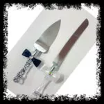 Set cuchillo y pala de tarta de boda con lazo azul marino y strass