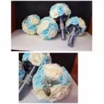 Ramo de novia con rosas azules y blancas y broche mariposa