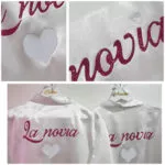 Bata satinada blanca con texto La novia en rosa y corazón