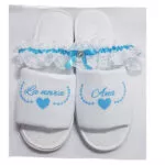 Zapatillas de novia personalizadas blancas con liguero azul