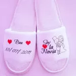 Zapatillas de novia personalizadas blancas con nombre y fecha