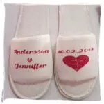 Zapatillas de novia personalizadas en crema con nombres