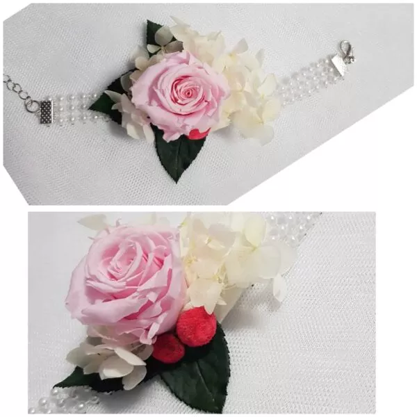 Pulsera de perlas con rosa rosa preservada y hortensia blanca para dama de honor
