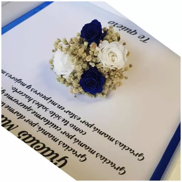 Cuadro personalizado realizado con flores preservadas