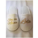 Zapatillas de novia personalizadas color marfil letras doradas