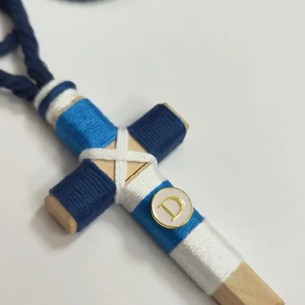 cruz de madera para primera comunión de niño en azul y blanco