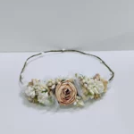 Corona de Flores Delicada para Comunión – Diseño Personalizado