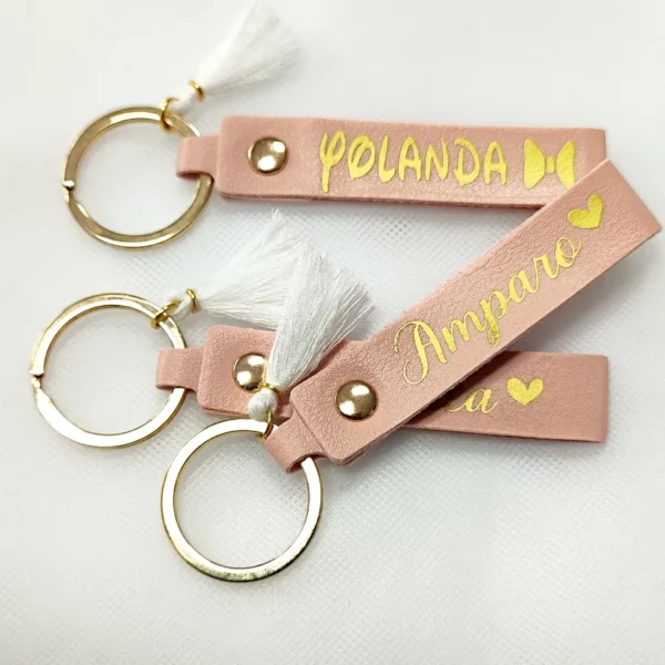 Llaveros personalizados para regalar en comuniones