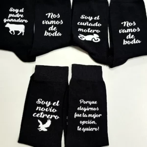 Calcetines de boda personalizados con frases y fechas especiales, un recuerdo perfecto para invitados importantes