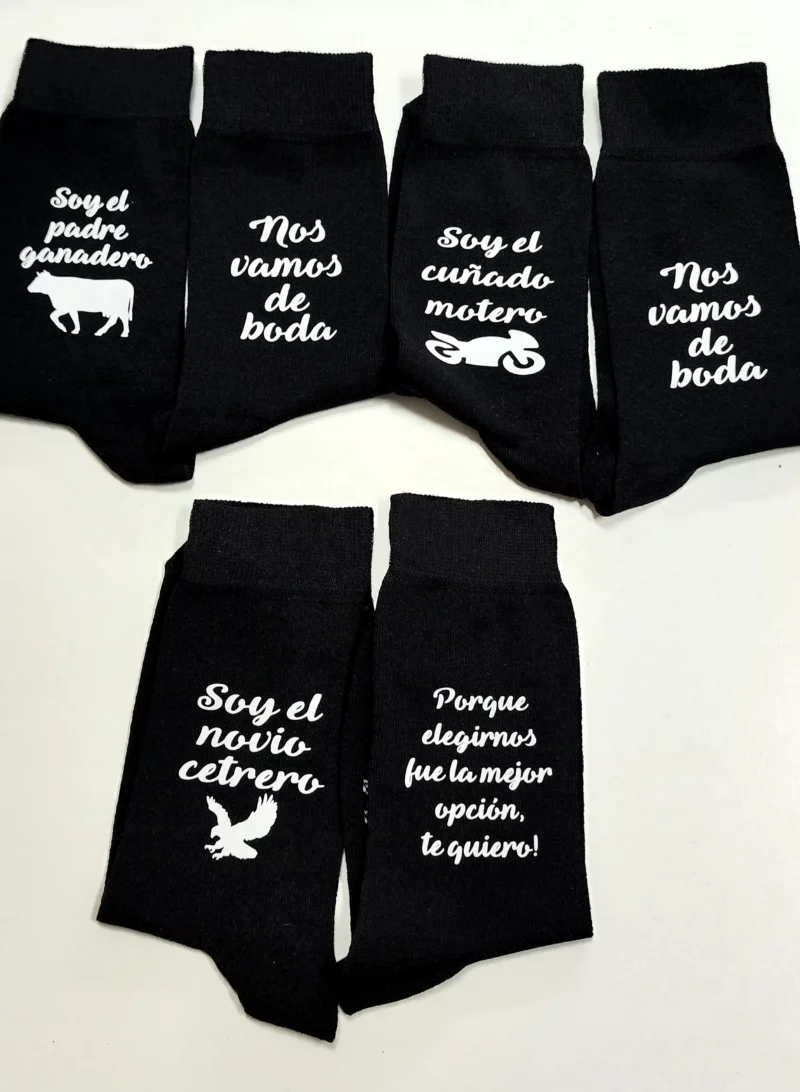 Calcetines de boda personalizados con frases y fechas especiales, un recuerdo perfecto para invitados importantes