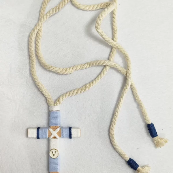 Cruz de madera para primera comunión de niño, tamaño 10 cm, personalizable.