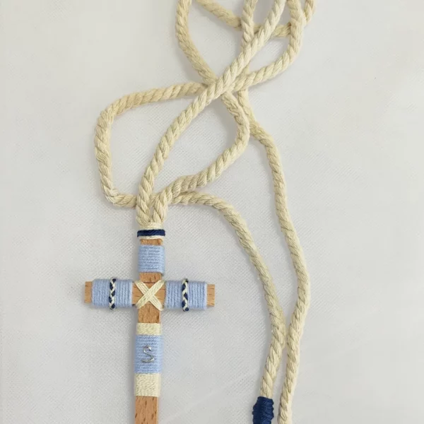 Cruz de madera para primera comunión de niño, tamaño 10 cm, personalizable.