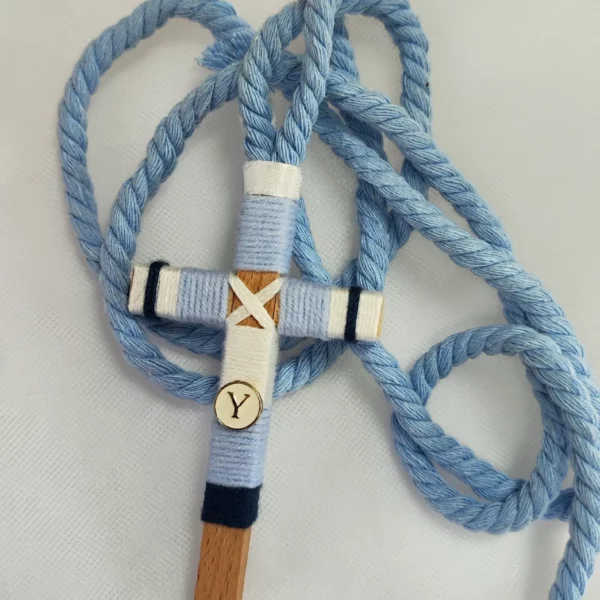 Cruz de madera para primera comunión de niño, tamaño 10 cm, personalizable.