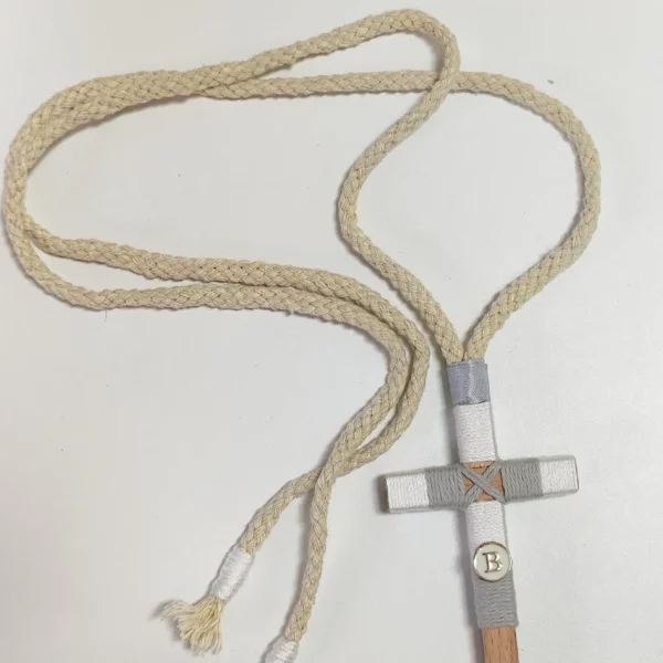 Cruz de madera para primera comunión de niño, tamaño 10 cm, personalizable.