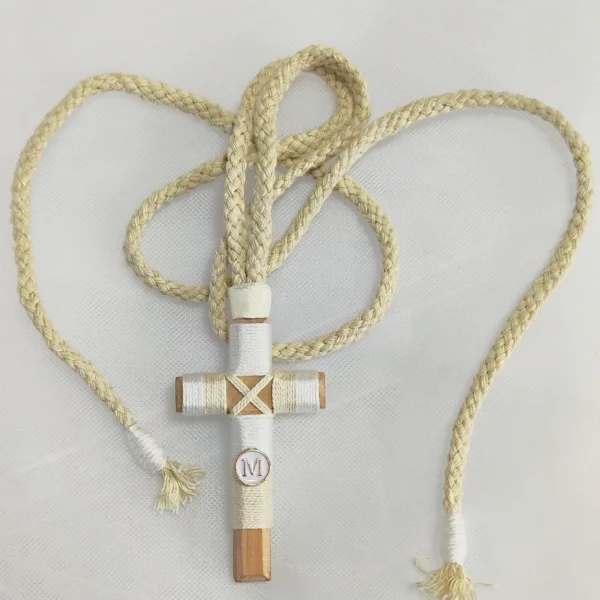 Cruz de madera para primera comunión de niño, tamaño 8 cm, personalizable.