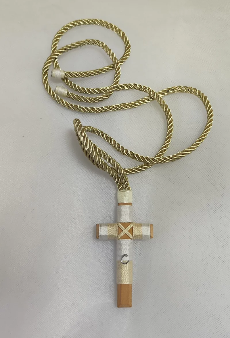 Cruz de madera para primera comunión de niño, tamaño 8 cm, personalizable.