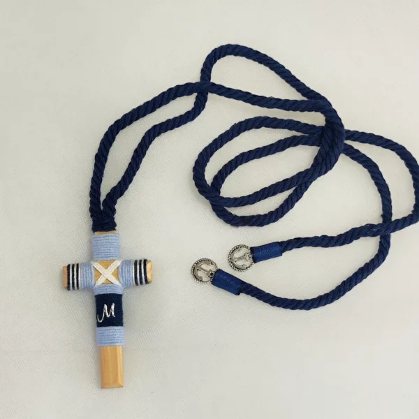Cruz de madera para primera comunión de niño, tamaño 8 cm, personalizable.