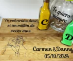 Conjunto de ceremonia de arena personalizado con diseño de Simba y Nala en base de madera.