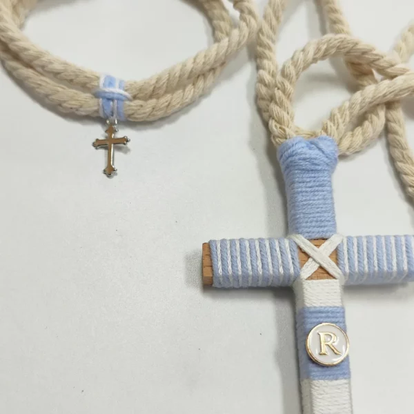 Cruz de madera para primera comunión de niño, tamaño 10 cm, personalizable.