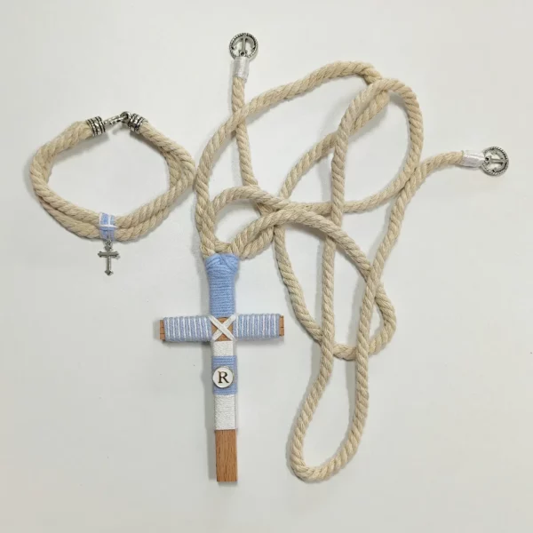 Cruz de madera para primera comunión de niño, tamaño 10 cm, personalizable.