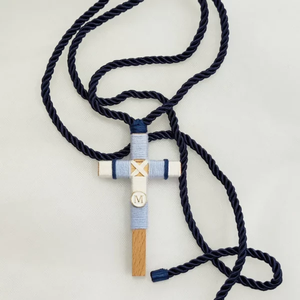 Cruz de madera para primera comunión de niño, tamaño 10 cm, personalizable.