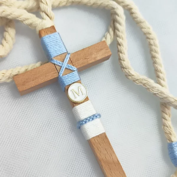Cruz de madera para primera comunión de niño, tamaño 10 cm, personalizable.