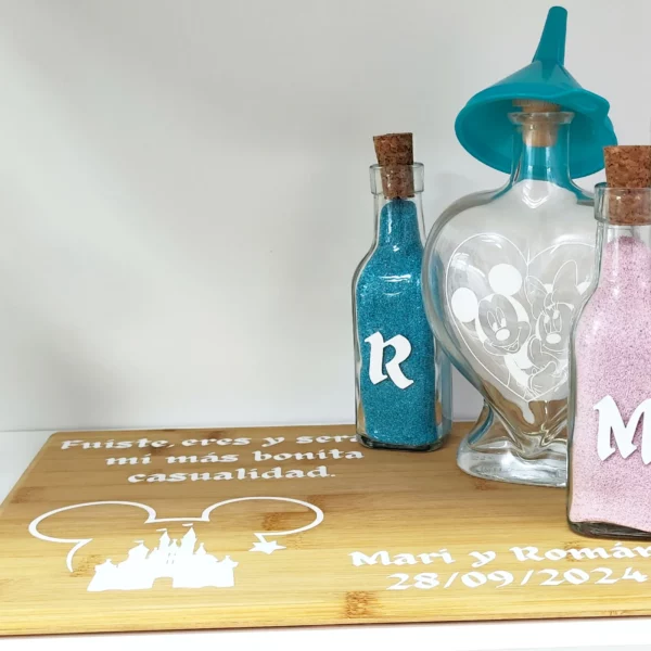 Cuadro de ceremonia de la arena con diseño de Mickey y Minnie y jarras de arena