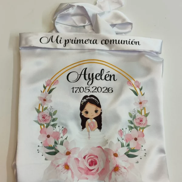 Bata personalizada para niña de Primera Comunión
