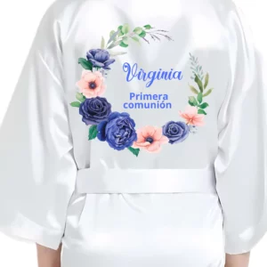 : Bata personalizada para Primera Comunión con DTF y diseño floral.