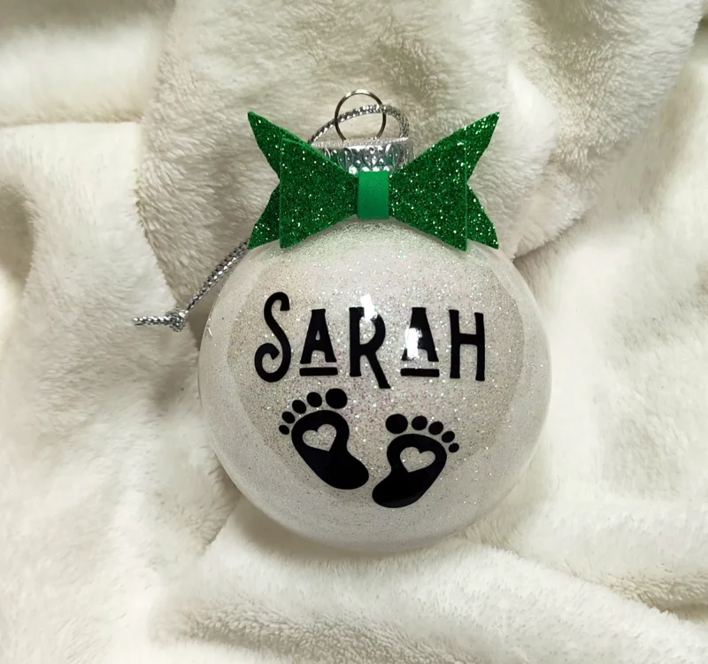 Bola de Navidad personalizada con nombre, ideal para decorar el árbol.