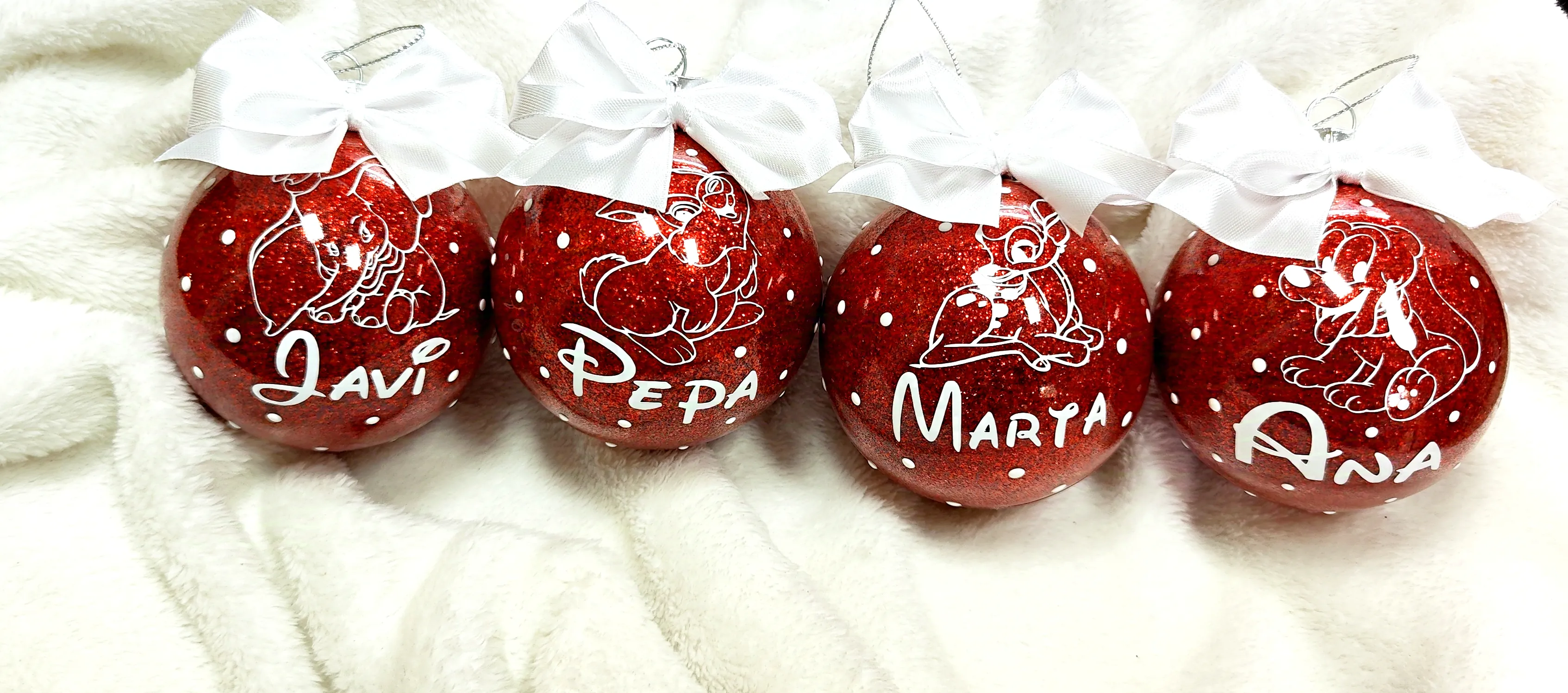 Bolas de Navidad personalizadas con nombres, ideales para el árbol.