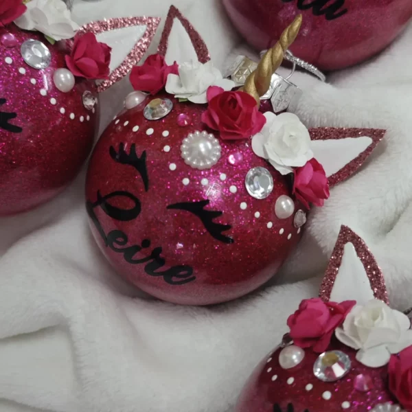 Bolas de Navidad personalizadas con nombres, ideales para el árbol.