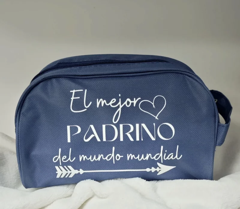 Neceser personalizado para padrino de boda con diseño único.