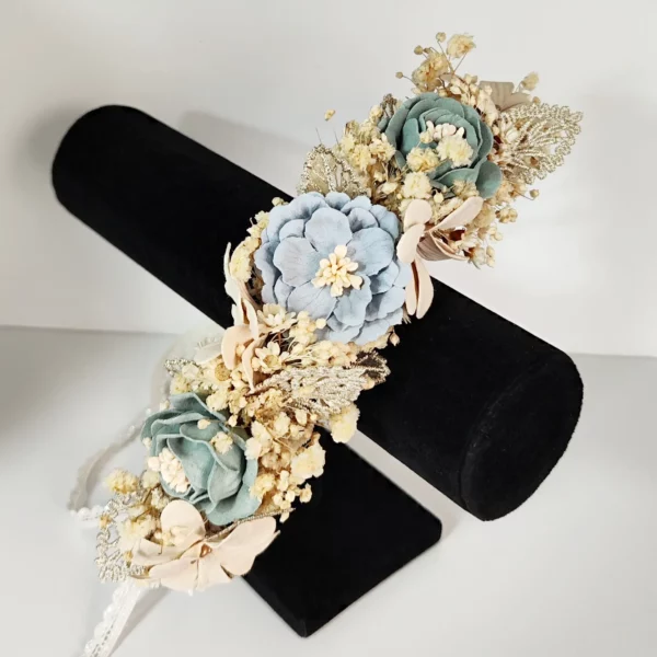 Corona de flores artificiales y preservadas para primera comunión