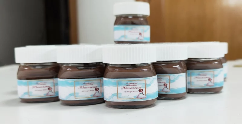 Mini Nutella personalizada para comunión, decorada con etiqueta personalizada.