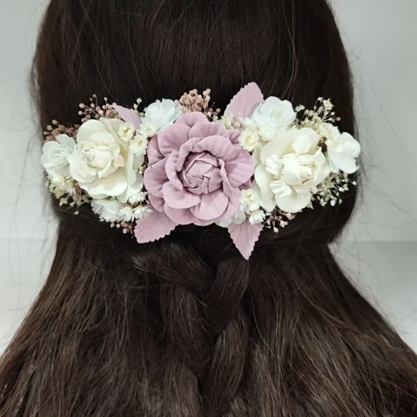 Peineta floral con flores en tonos rosa y marfil para comunión y bodas