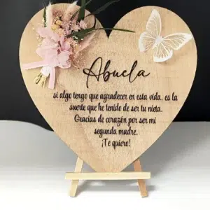 Placa de madera en forma de corazón con grabado para abuela