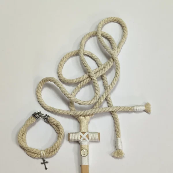 Set de Comunión con cruz de madera e inicial y pulsera a juego