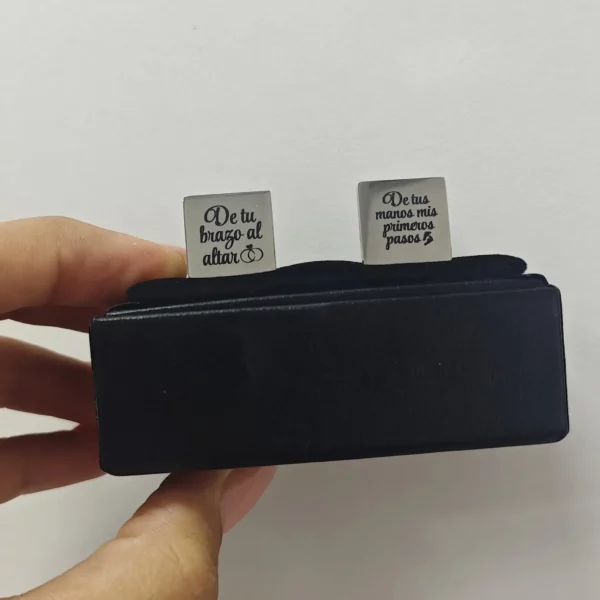 Gemelos grabados a láser con frases emotivas para papá