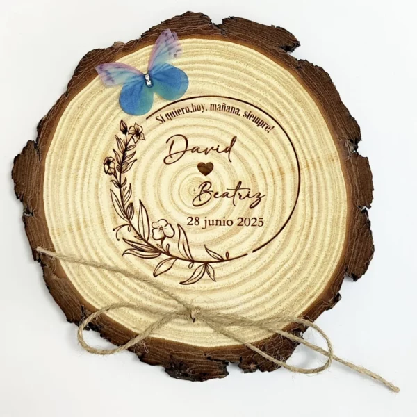 Rodaja de madera de 16-18 cm grabada a láser personalizada para boda (Porta Alianzas)