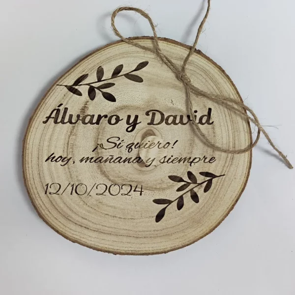 Rodaja de madera de 16-18 cm grabada a láser personalizada para boda (Porta Alianzas)