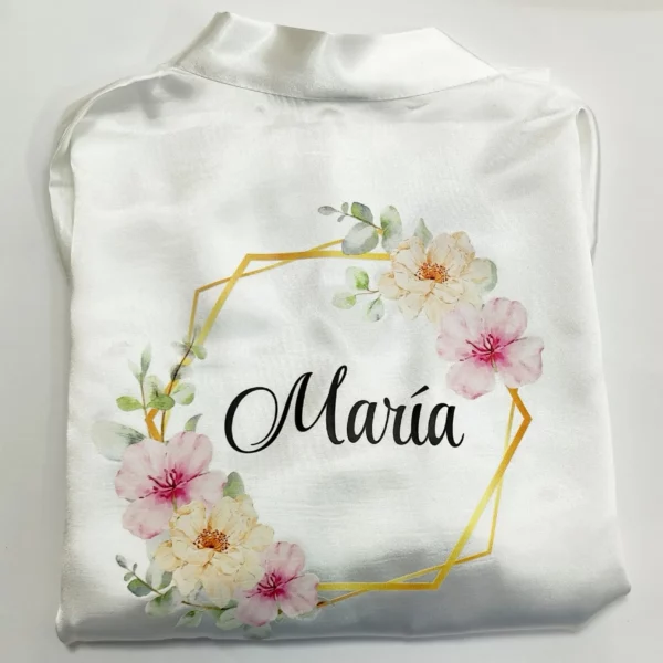 bata de comunión blanca con diseño DTF flores acuarela rosa eucalipto marco geométrico