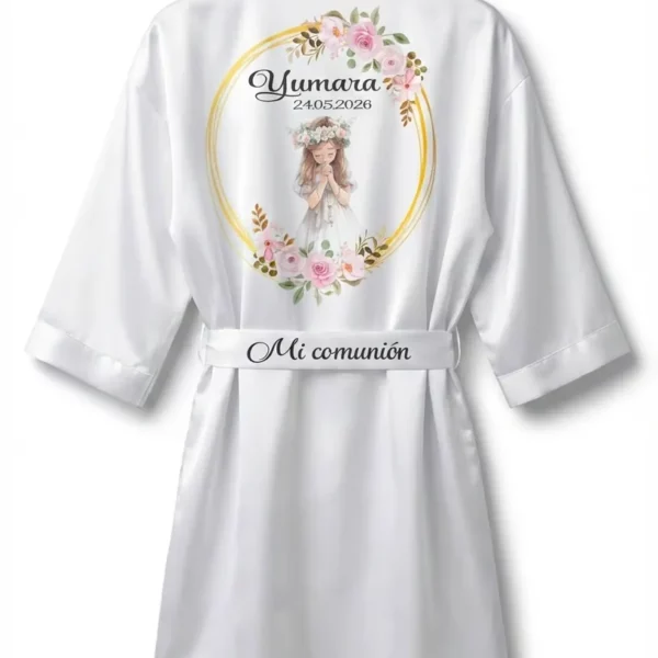 bata de comunión niña blanca con diseño DTF niña en oración flores rosa beige