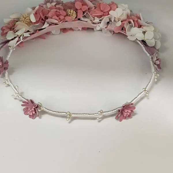 corona de flores primera comunión niña rosa empolvado beige blanco perlas dorado