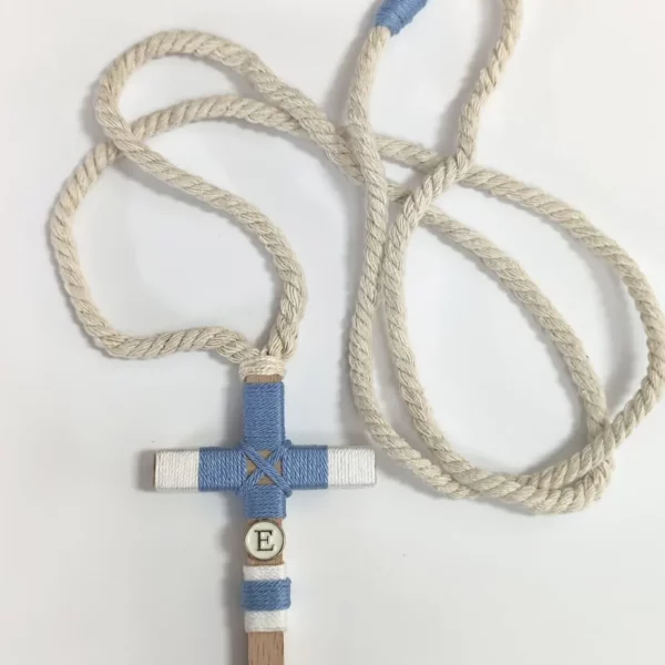cruz de comunión niño en azul celeste, beige y crema