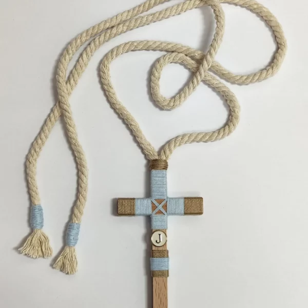 cruz de comunión niño en azul celeste, beige y dorado