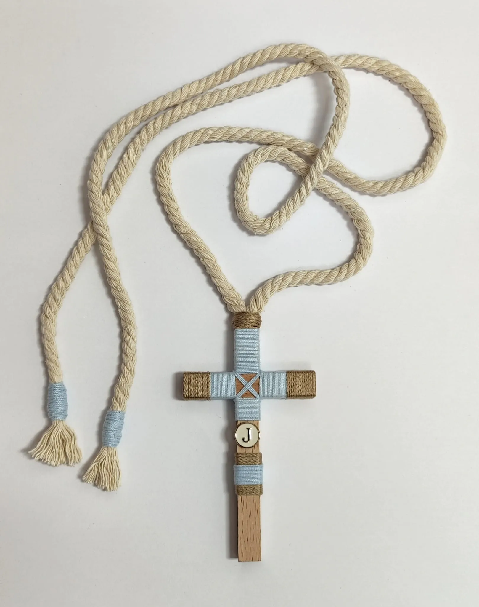 cruz de comunión niño en azul celeste, beige y dorado