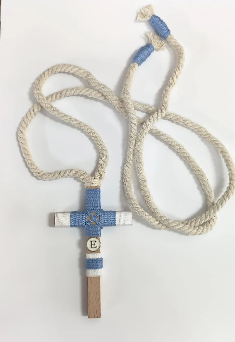 cruz de comunión niño en azul celeste, beige y crema
